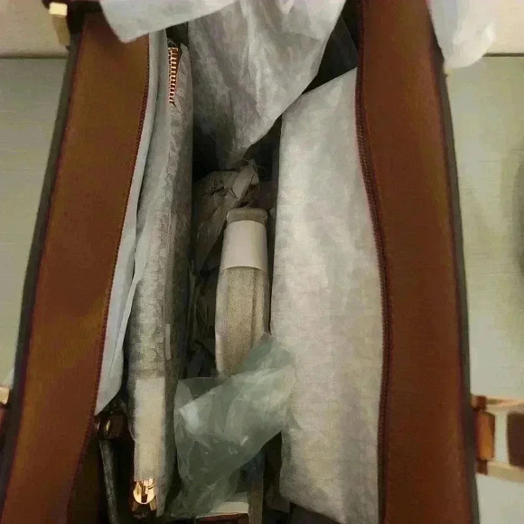 NWOT Michael Kors Kimberly Large 3- in-1 Tote in Camel - Picture 6 of 8